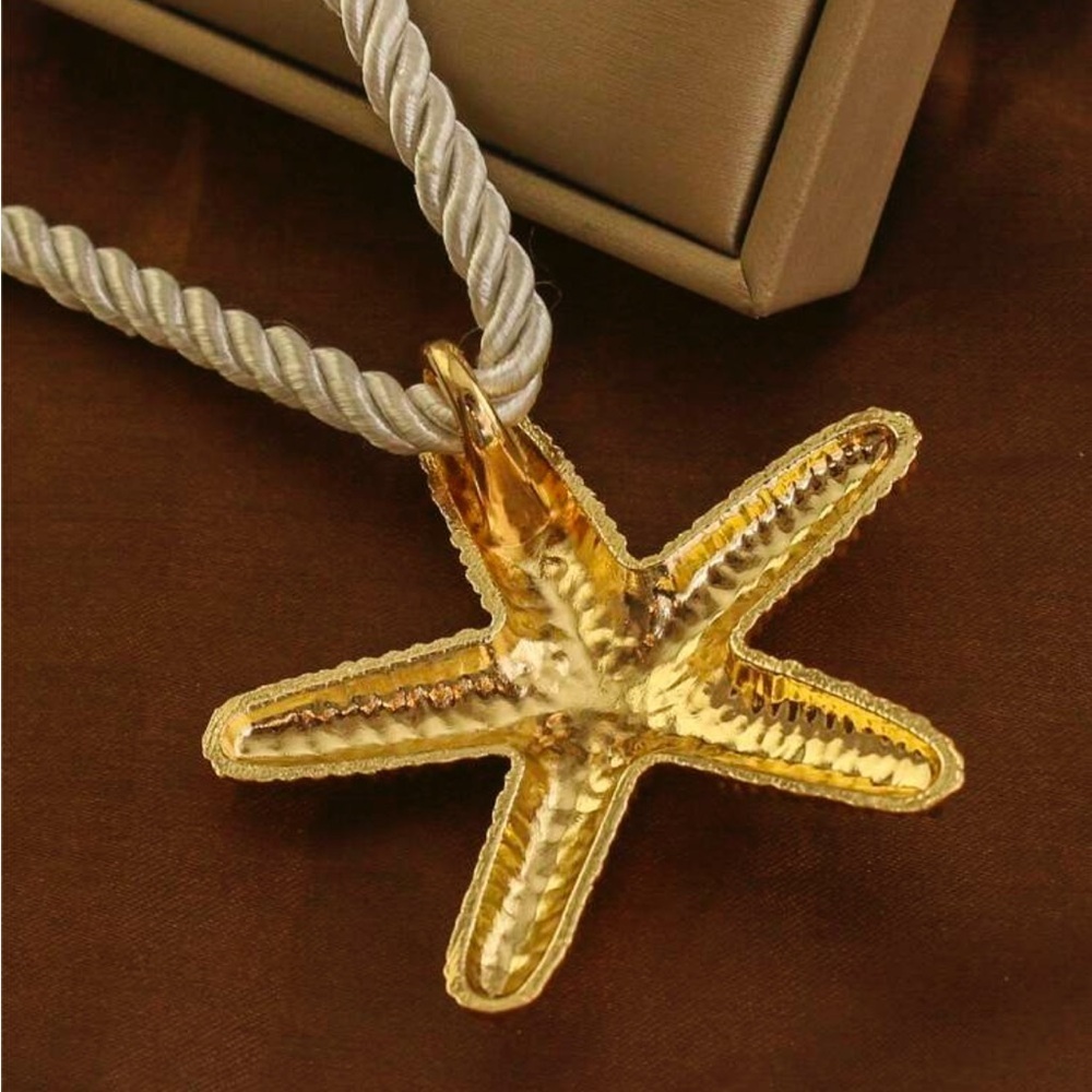 Anthropologie Gold oversized Starfish pendant cream rope Necklace - Picture 6 of 7
